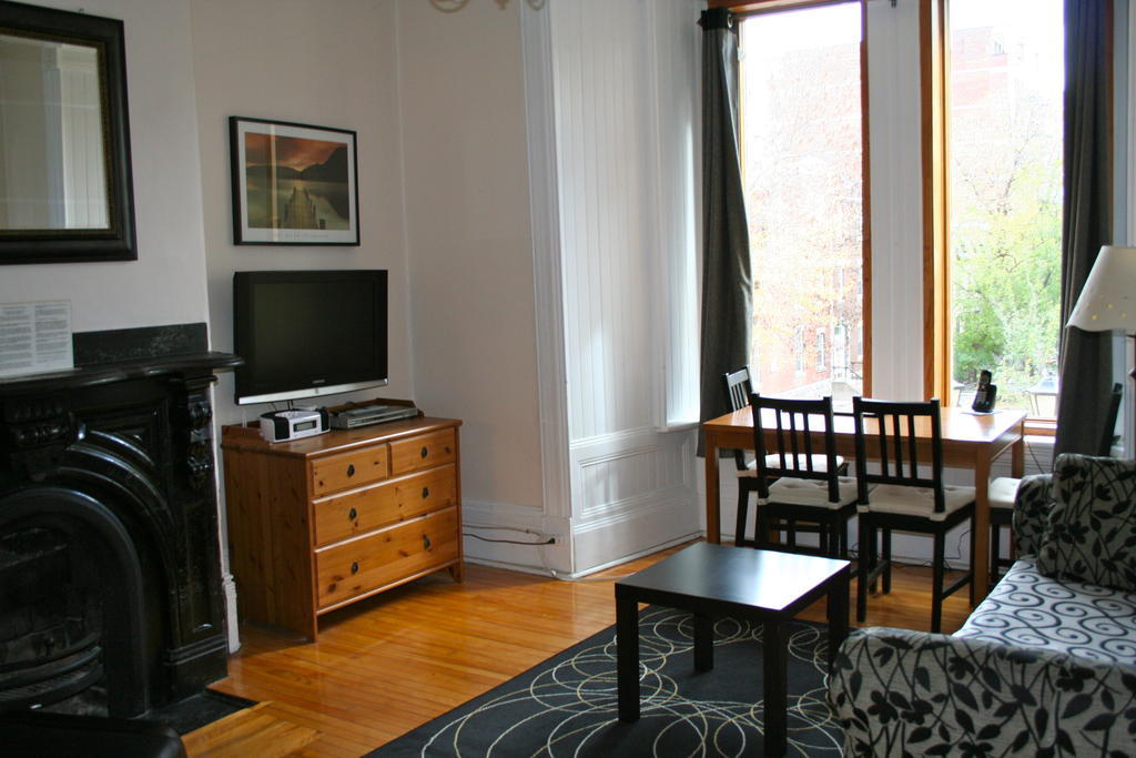 Gite University Bed And Breakfast Montreal Room photo